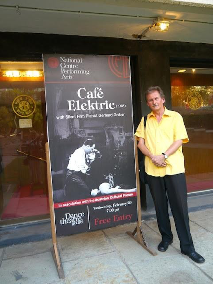 Gerhard Gruber in Mumbai NCPA, Plakat Cafe Elektric