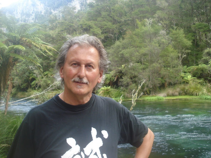 Gerhard Gruber am Tarawerafluss Neuseeland