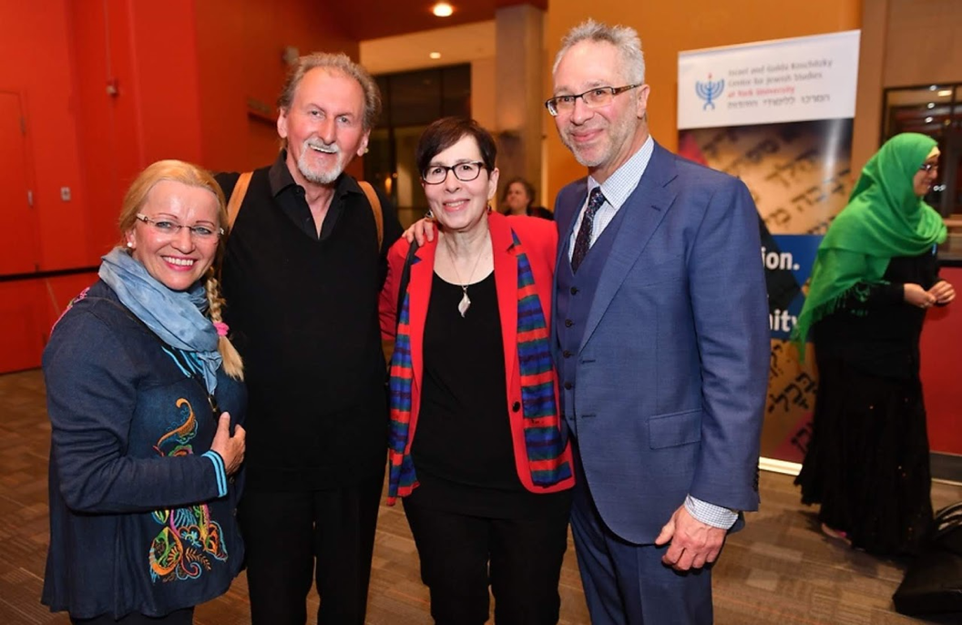 Familie Gruber mit Familie Ehrlich nach der Aufführung an der York University Toronto